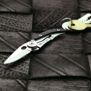 Zatvárací nôž True Utility Skeleton Knife