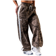 Dámske tepláky Nebbia Oversized sweatpants Power svetlohnedá LIGHT BROWN CAMO