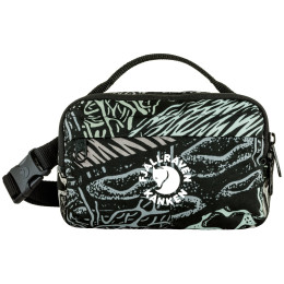 Taška cez rameno Fjällräven Kånken Art Hip Pack čierna/modrá Woodlands
