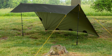 8 spôsobov, ako postaviť prístrešok z tarpu