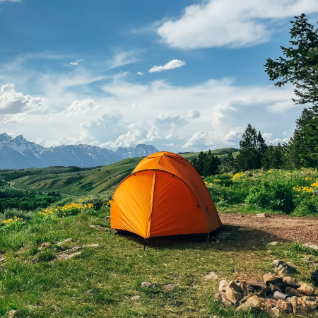 Máte malý stan a ťahá vám na nohy?