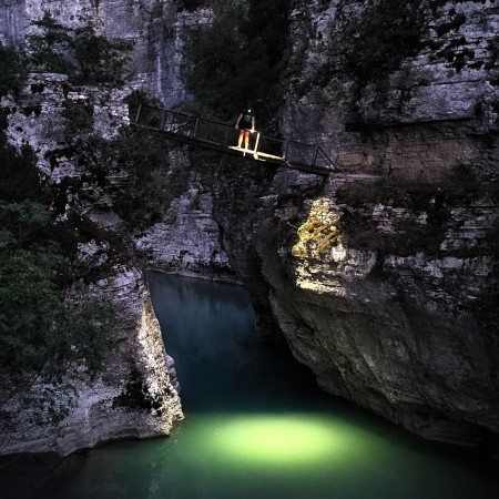 TEST: Čelovka Fenix HM65R-DT