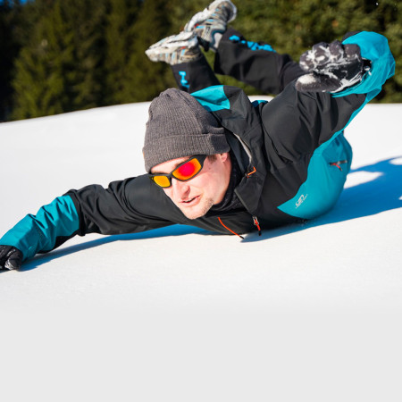  Výpredaj lyžiarskeho oblečenia