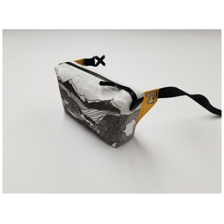 Ľadvinka High Tail Designs Fanny Pack Low Poly