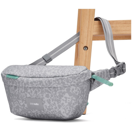 Ľadvinka Pacsafe GO sling pack