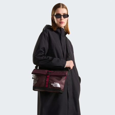 Taška cez rameno The North Face Base Camp Shoulder Bag