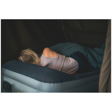 Nafukovací matrac Outwell Superior Single w/ Built-in Pump