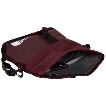 Taška cez rameno The North Face Base Camp Shoulder Bag