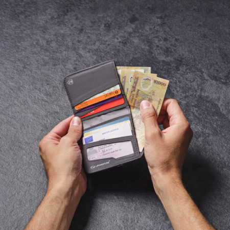Peňaženka LifeVenture RFiD Compact Wallet