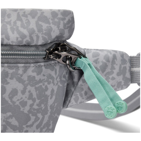 Ľadvinka Pacsafe GO sling pack