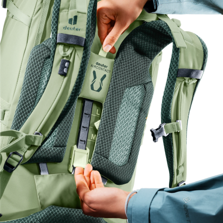 Dámsky turistický batoh Deuter Aircontact Core 45+10 SL
