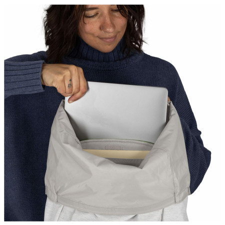 Mestský batoh Osprey Arcane Earth Roll Top