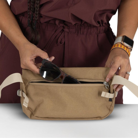 Taška cez rameno Osprey Arcane Hip Bag