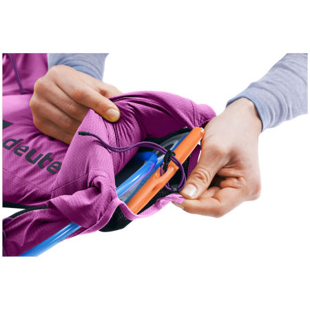 Bežecká vesta Deuter Traick 9 SL