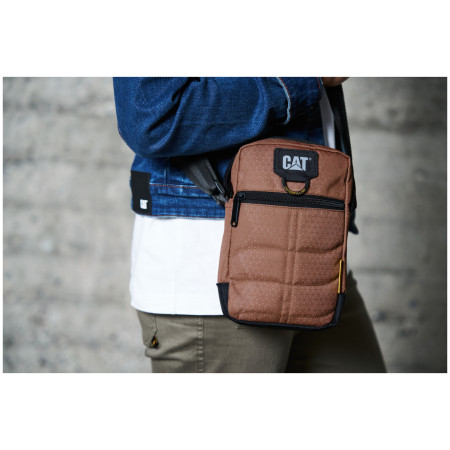 Taška cez rameno Caterpillar Millennial Classic Rodney