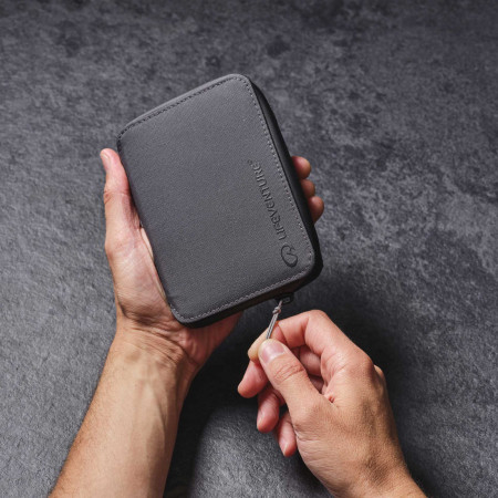 Puzdro na doklady LifeVenture Rfid Mini Travel Wallet