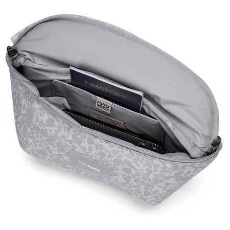Ľadvinka Pacsafe GO sling pack