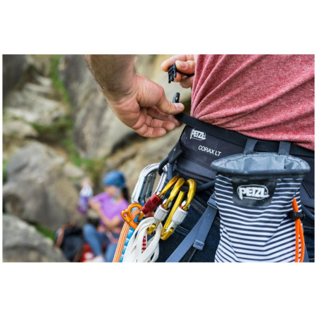 Horolezecký úväzok Petzl Corax LT