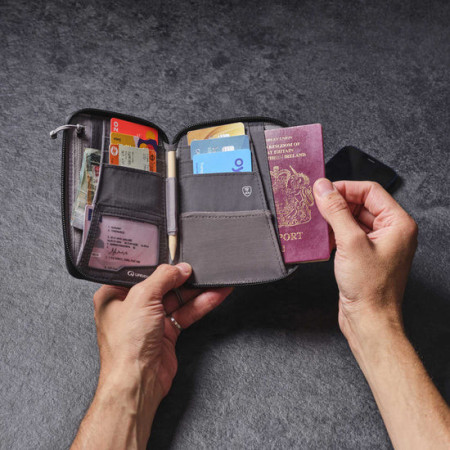 Puzdro na doklady LifeVenture Rfid Mini Travel Wallet