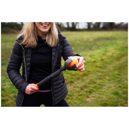 Hračka pre psa Mountain Paws Adjustable dog ball launcher